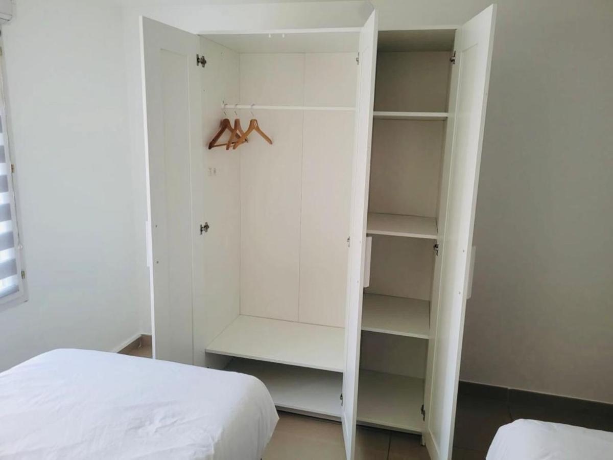Spacious 2-Bedroom Apartment: Paris Area with Parking & Terrace Villepinte  Exterior photo